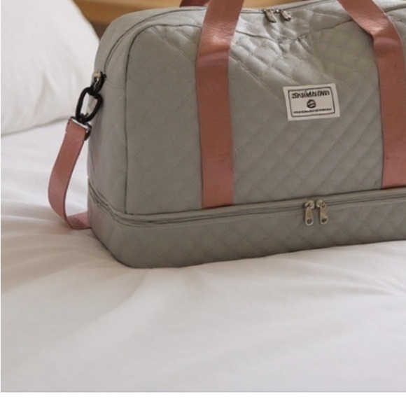 Pink & Gray Traveling Bag - Picture 3 of 4